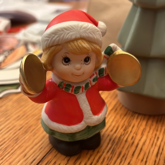 Vintage Homco Porcelain Christmas Figurines - Picture 2 of 12